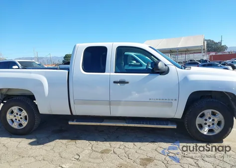 2008 Chevrolet Silverado 1500 Lt1 z USA, uszkodzony, nr VIN 1GCEC19018Z295980